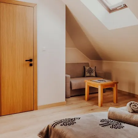 Pod Lubaniem Apartment *